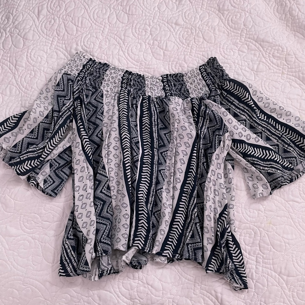 Off the Shoulder Top - Picture 3 of 3